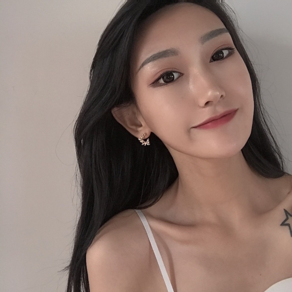 💙💕LAST one Floral Color Crystal Stud Earrings - Picture 3 of 9